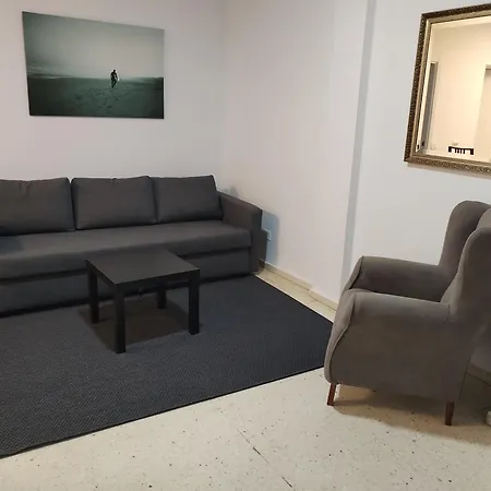 Sol B Free Parking Apartment